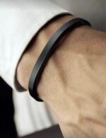 سوار رجالي مقاوم للصدأ لون أسود