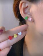 ⁦حلق بناتي ناعم على شكل قلب⁩ - الصورة ⁦2⁩