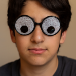 نظارة بشكل مضحك