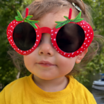 نظارة مضحكة على شكل فريز