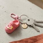 حامل مفاتيح على شكل كروكس