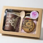 بوكس السعادة يحتوي على كوب+ملعقة+ كوكيز+2 نسكافبة