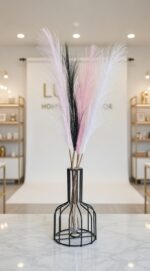 فازة معدن لون أسود مع ريش